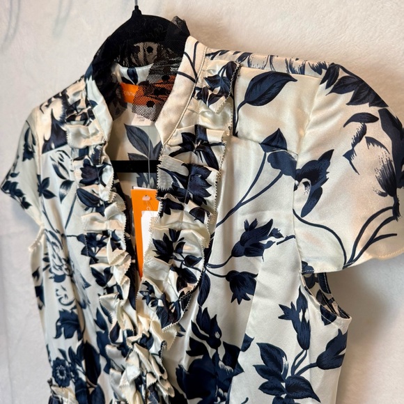 Cynthia Steffe V-Neck Peplum Blouse Navy Ivory Floral Ruffle 100% Silk - Picture 4 of 6